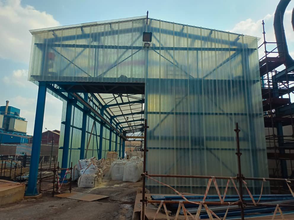 Charpente métallique en construction